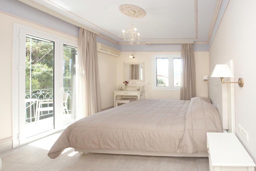 Aparthotel Tina'S House Pylos Esterno foto